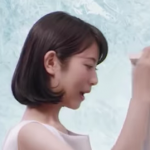 【動画】浜辺美波ちゃんのムチムチスベスベな生肌を堪能できるCM