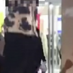 【衝撃】札幌・地下鉄駅構内で刃物を持ち暴れた男、逮捕後にYouTubeで動画公開